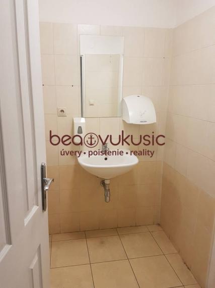 NA PRENÁJOM - podnikajte v Starom Meste - na HLAVNEJ ulici !