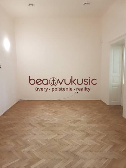 NA PRENÁJOM - podnikajte v Starom Meste - na HLAVNEJ ulici !