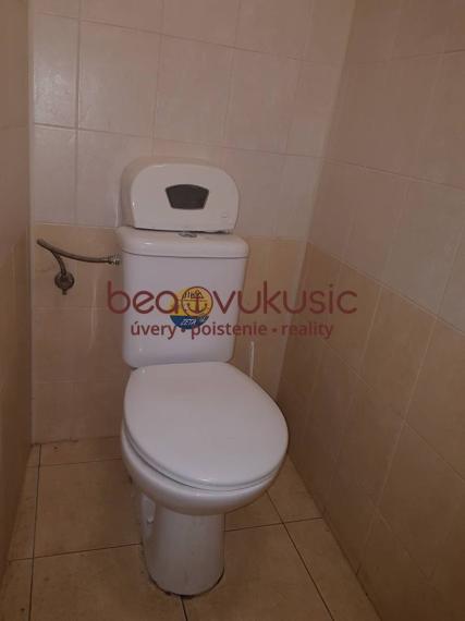 NA PRENÁJOM - podnikajte v Starom Meste - na HLAVNEJ ulici !