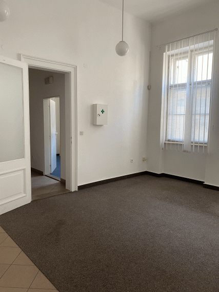 NA PRENÁJOM - obchodné priestory v centre Košic - Hlavná ulica