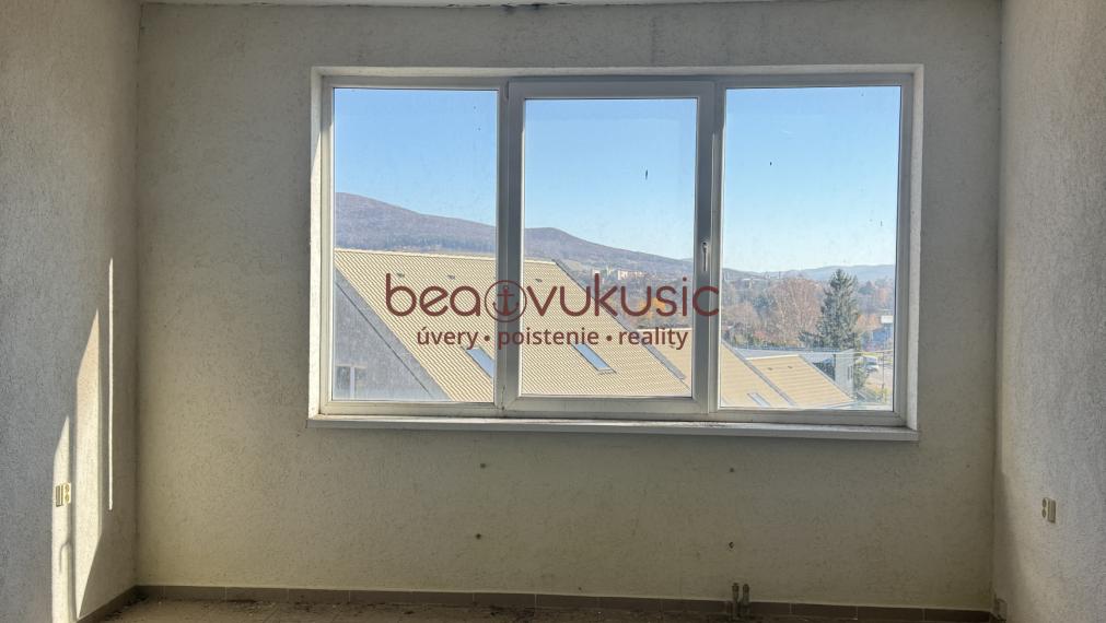 NA PREDAJ_Administratívna budova_Štítnická ulica_priemyselná časť na konci Rožňavy