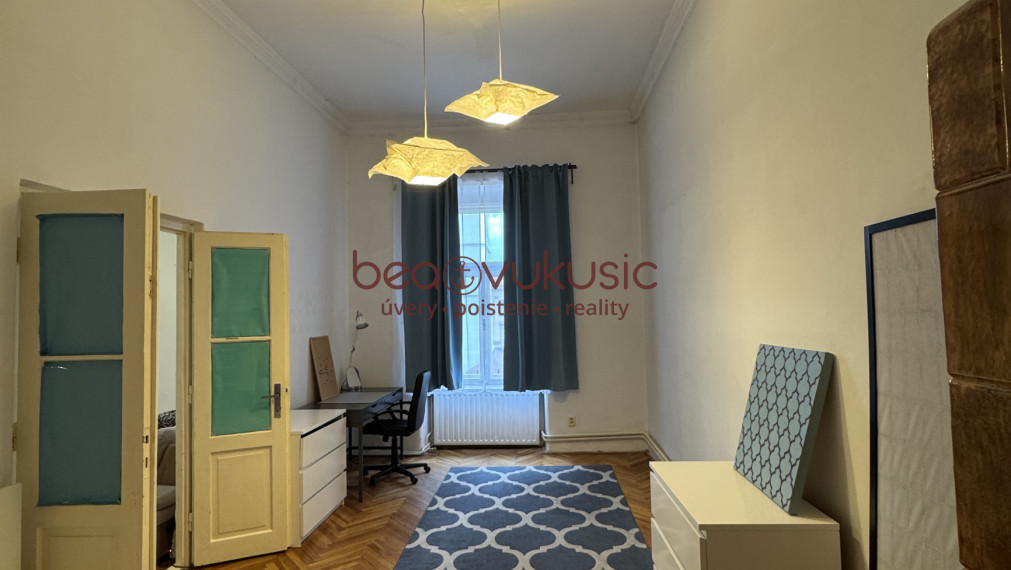 NA PRENÁJOM_výhľad z balkóna na Urbanovu vežu_Košice_115 m2_3,5 izby