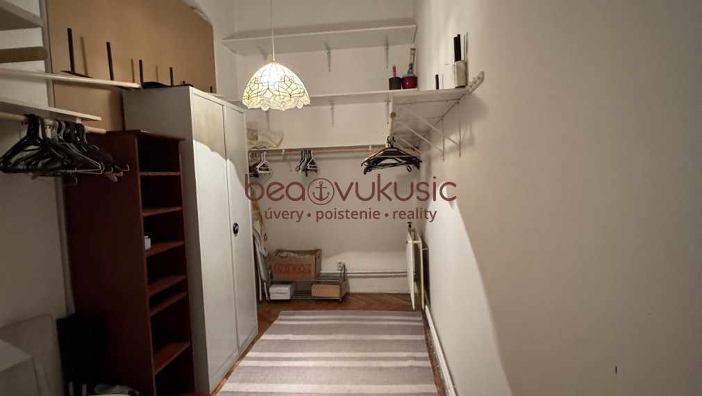 NA PRENÁJOM_výhľad z balkóna na Urbanovu vežu_Košice_115 m2_3,5 izby