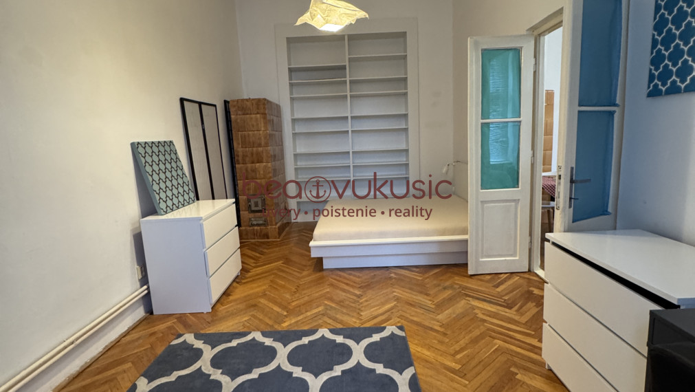 NA PRENÁJOM_výhľad z balkóna na Urbanovu vežu_Košice_115 m2_3,5 izby