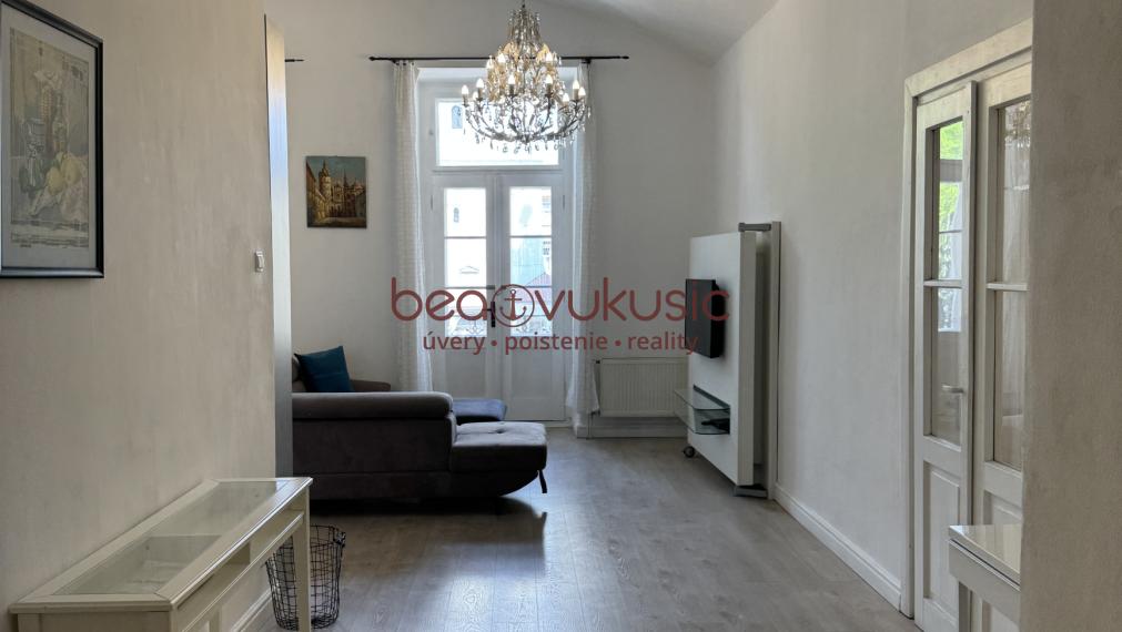 NA PRENÁJOM_výhľad z balkóna na Urbanovu vežu_Košice_115 m2_3 izbový