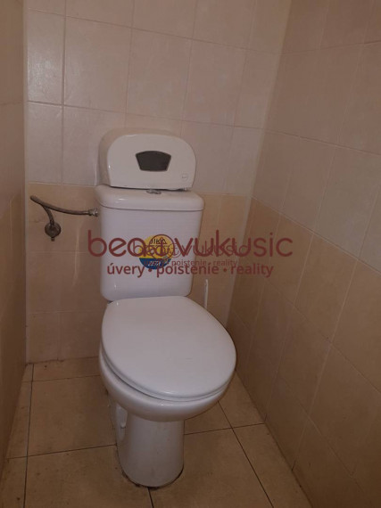 NA PRENÁJOM - podnikajte v Starom Meste - na HLAVNEJ ulici !