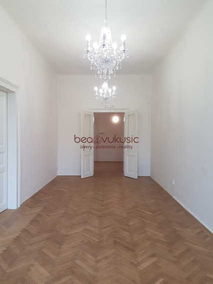 NA PRENÁJOM - podnikajte v Starom Meste - na HLAVNEJ ulici !