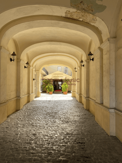 NA PRENÁJOM - obchodné priestory v centre Košíc - Hlavná ulica