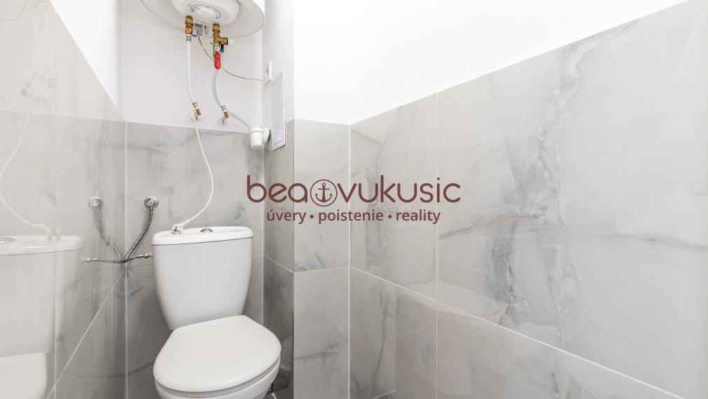 NA PREDAJ_"TURŇA LIVING"_obnovený bytový dom_16 bytov_2 izbák_prízemie_53m2_87.900€