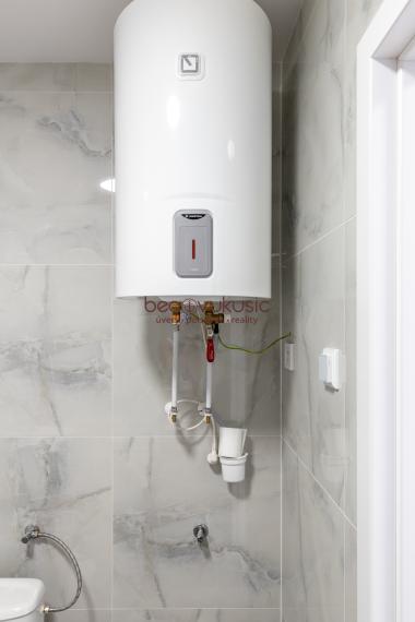 NA PREDAJ_"TURŇA LIVING"_obnovený bytový dom_16 bytov_1 izbák_1. posch._37m2_62.900€