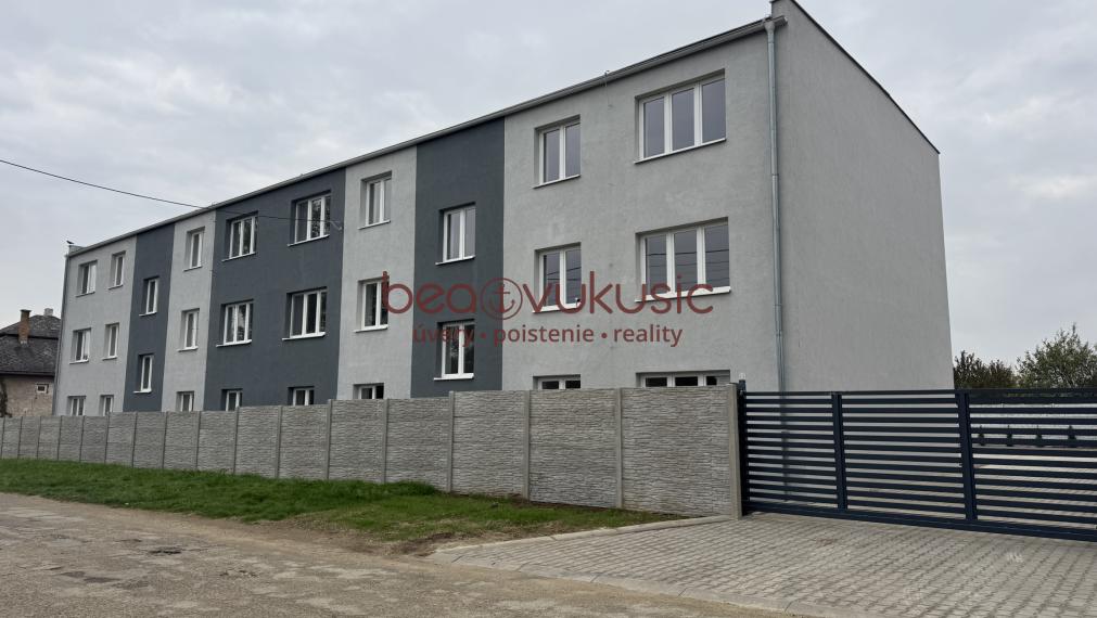 NA PREDAJ_"TURŇA LIVING"_obnovený bytový dom_16 bytov_1 izbák_1. posch._37m2_62.900€