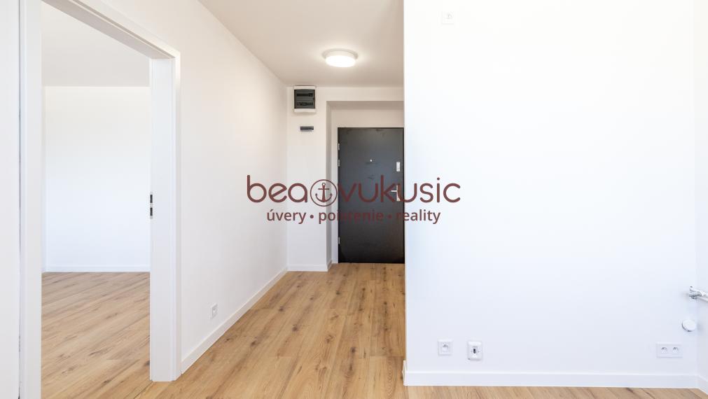 NA PREDAJ_"TURŇA LIVING"_obnovený bytový dom_16 bytov_1 izbák_2. posch._38m2_60.900€