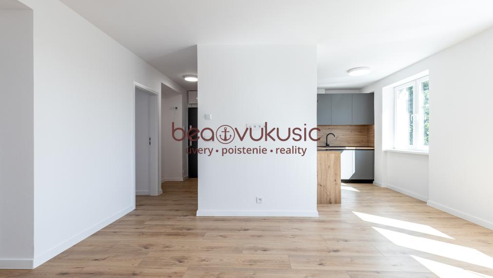 NA PREDAJ_Obnovený bytový dom_16 bytov_3 izbák_1. posch._68m2_113.900€