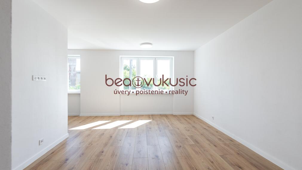 NA PREDAJ_Obnovený bytový dom_16 bytov_3 izbák_1. posch._68m2_113.900€