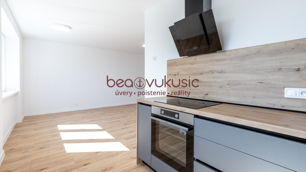 PREDANÉ_"TURŇA LIVING"_obnovený bytový dom_16 bytov_3 izbák_1. posch._71m2_113.900€