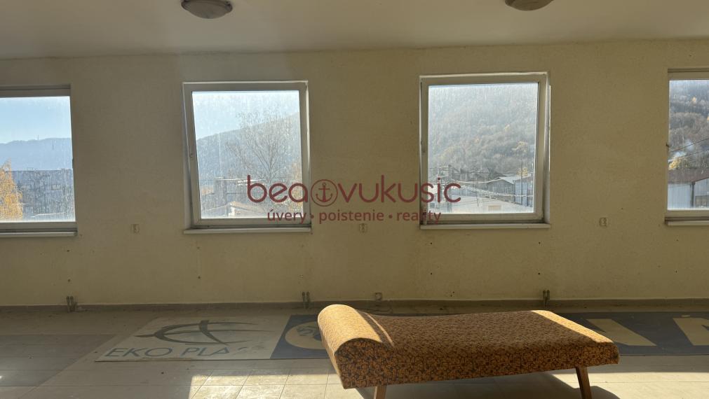 NA PREDAJ_Administratívna budova_Štítnická ulica_priemyselná časť na konci Rožňavy