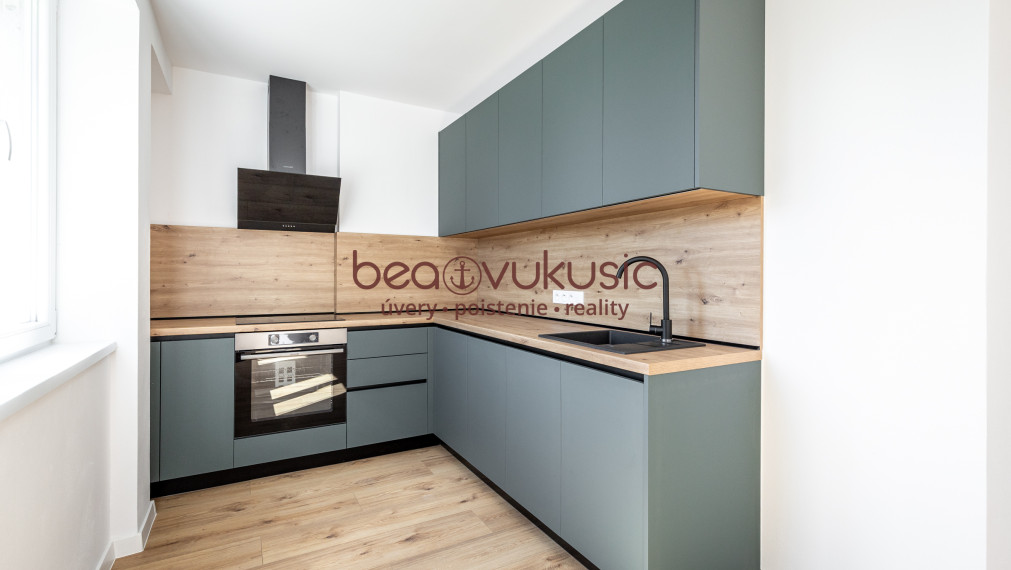 NA PREDAJ_"TURŇA LIVING"_obnovený bytový dom_16 bytov_2 izbák_1. posch._55m2_98.000€