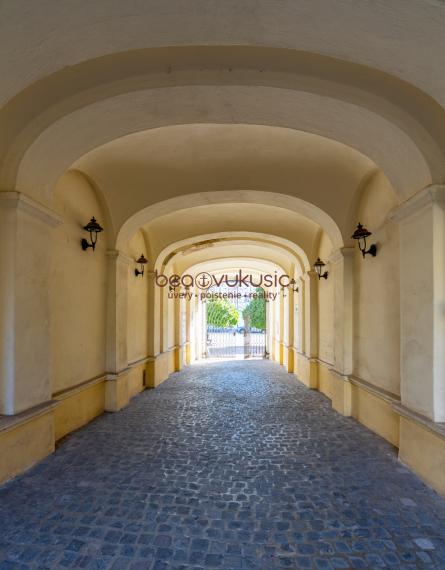 NA PRENÁJOM - obchodné priestory v centre Košic - Hlavná ulica