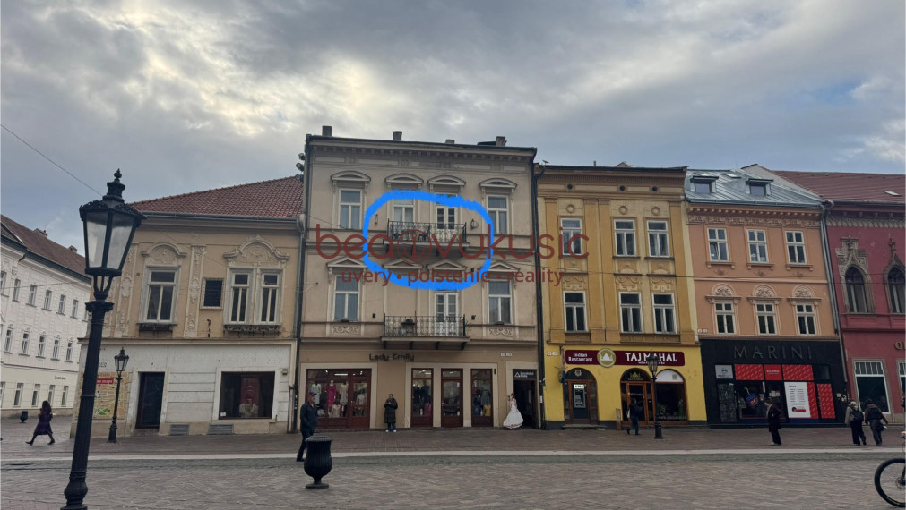 NA PRENÁJOM_výhľad z balkóna na Urbanovu vežu_Košice_115 m2_3,5 izby