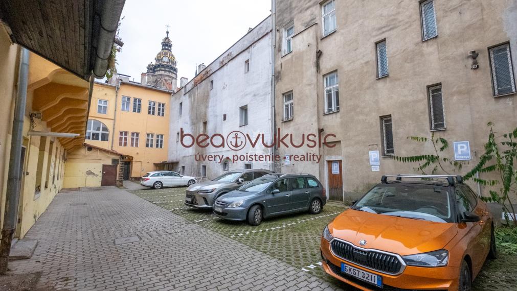 NA PREDAJ MEŠTIANSKY DOM na HLAVNEJ ulici_oproti Urbanovej veži