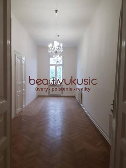 NA PRENÁJOM - podnikajte v Starom Meste - na HLAVNEJ ulici !