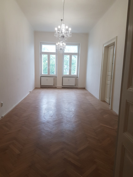 NA PRENÁJOM - podnikajte v Starom Meste - na HLAVNEJ ulici !