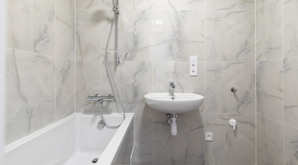 NA PREDAJ_"TURŇA LIVING"_obnovený bytový dom_16 bytov_2 izbák_prízemie_51m2_87.900€