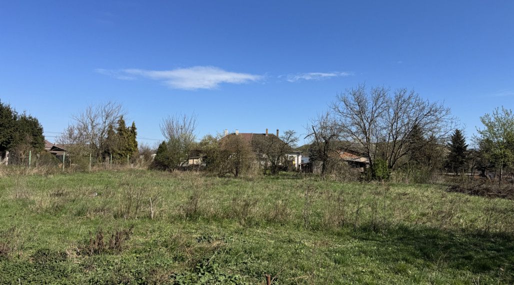 NA PREDAJ_stavebný pozemok s IS_3.036 m2_Veľká Ida_centrum