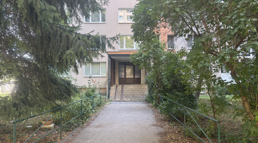 NA PREDAJ_1 izbák_37 m2_Braniskova ul._"KUZMÁNKA"_KOŠICE