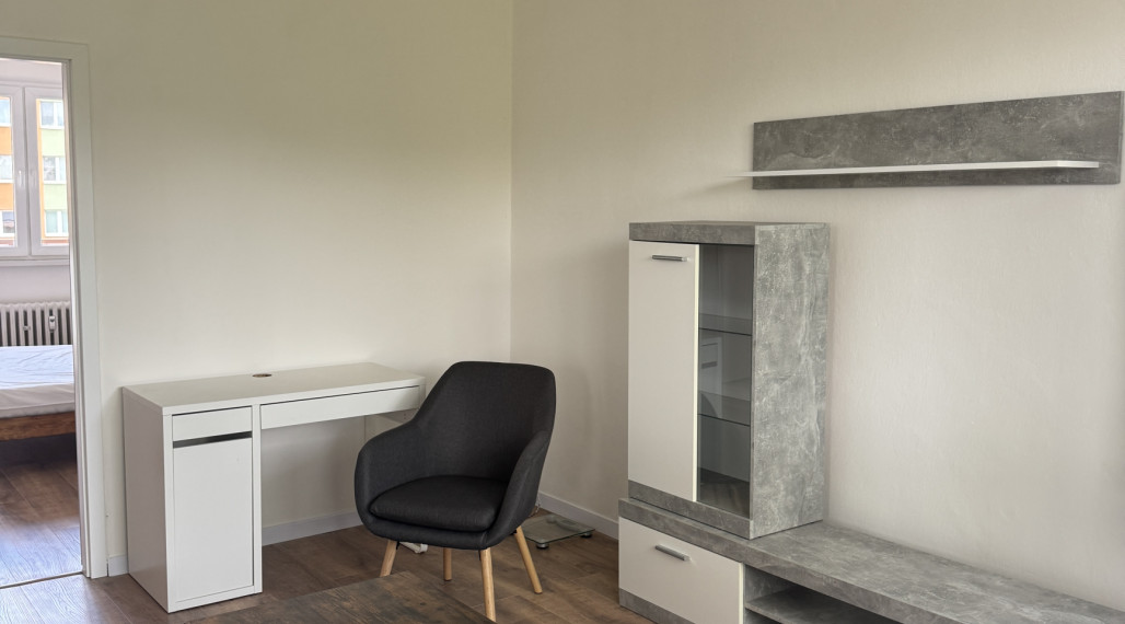 NA PRENÁJOM_2 izbový byt_4. poschodie bez výťahu_Terasa_Čapajevova_tiché prostredie