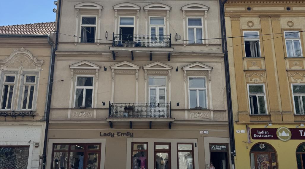 NA PREDAJ MEŠTIANSKY DOM na HLAVNEJ ulici_oproti Urbanovej veži