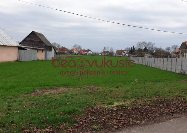 PREDAJ - nádherný ROVINATÝ POZEMOK v Lekárovciach - vhodný na výstavbu