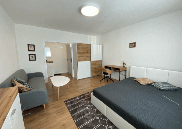 NA PRENÁJOM - čerstvo prerobený jednoizbák na KVP_36 m2_štedrá rozloha