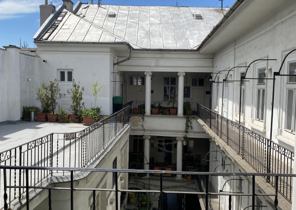 NA PRENÁJOM - podnikajte v Starom Meste - na HLAVNEJ ulici !