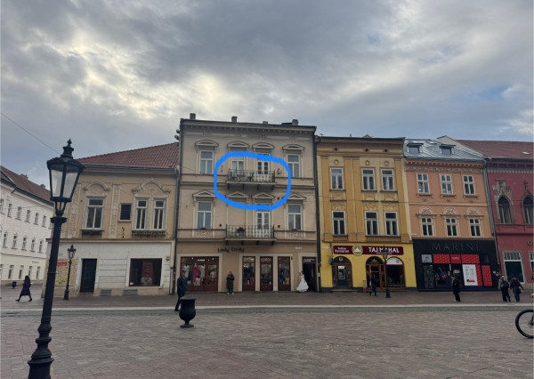 NA PRENÁJOM_výhľad z balkóna na Urbanovu vežu_Košice_115 m2_3,5 izby