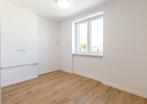 NA PRENÁJOM_1 izbový byt v obnovenom bytovom dome na 1. poschodí bez výťahu