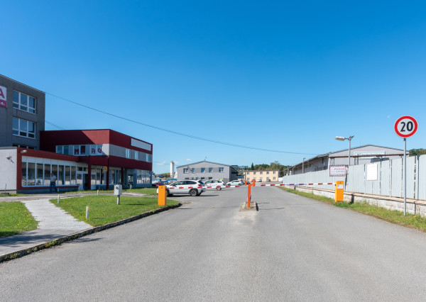 NA PRENÁJOM voľná spevnená plocha + pozemok o výmere 2.000 m2