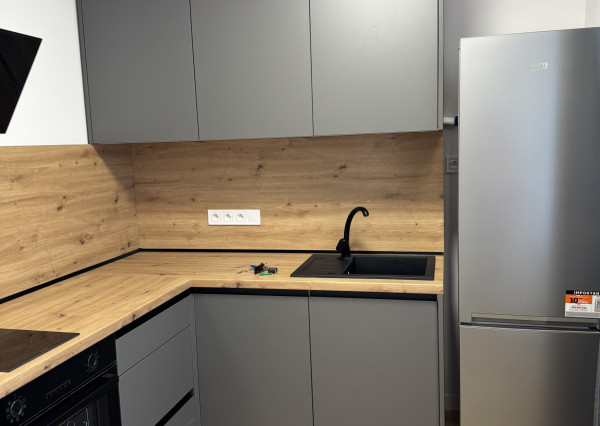 NA PRENÁJOM_1 izbový byt v obnovenom bytovom dome na 1. poschodí bez výťahu