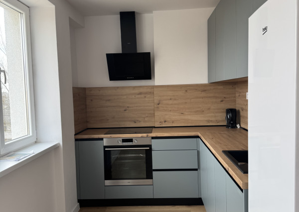 NA PRENÁJOM_2 izbák na 2. posch. v novostabe_zariadený_55 m2