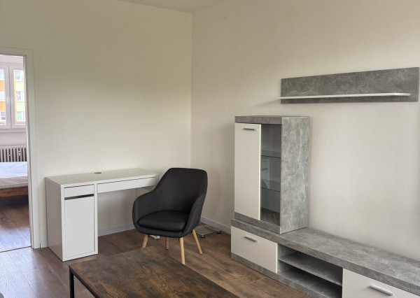 NA PRENÁJOM_2 izbový byt_4. poschodie bez výťahu_Terasa_Čapajevova_tiché prostredie