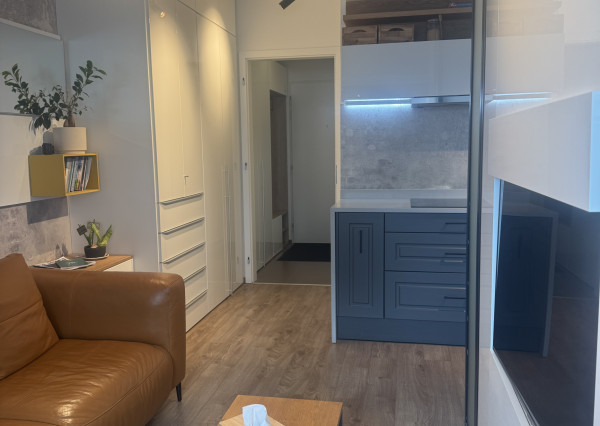 NA PREDAJ_1 izbák s oddelenými zónami_33 m2 + 6 m loggia_Rezidencia pri Radnici_novostavba_kompletne zariadený